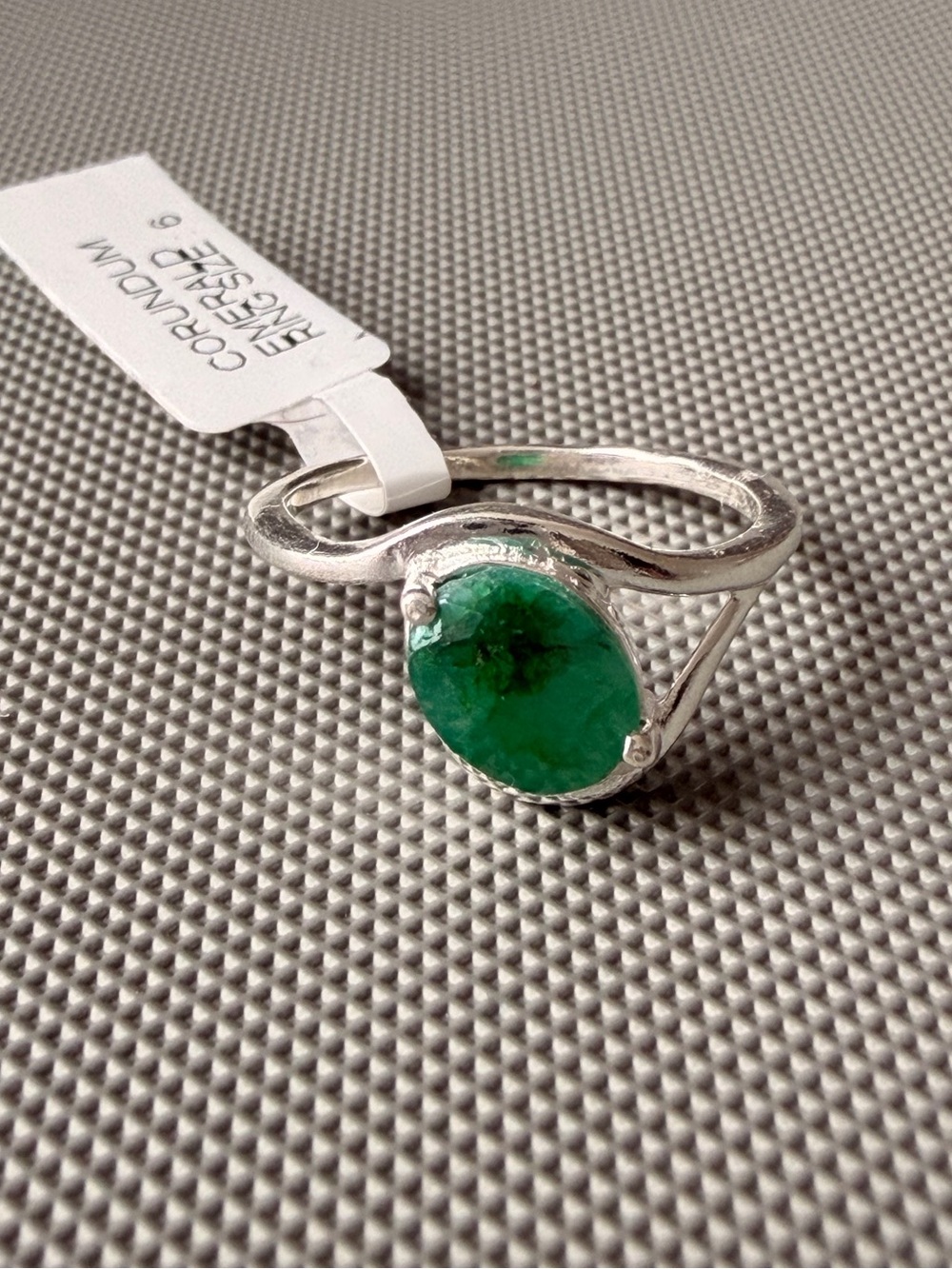 Emerald Corundum Sterling Silver 925 Ring size 6